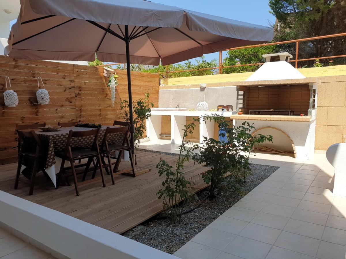 Sea Breeze Villa CCharaki Exterior foto
